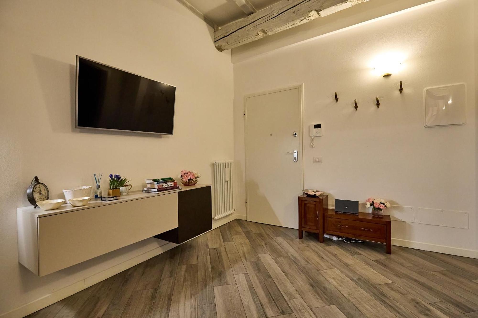 La Torre Lunga -Smart Working- 150 M Dalle-From Due Torri-Two Towers 볼로냐 외부 사진