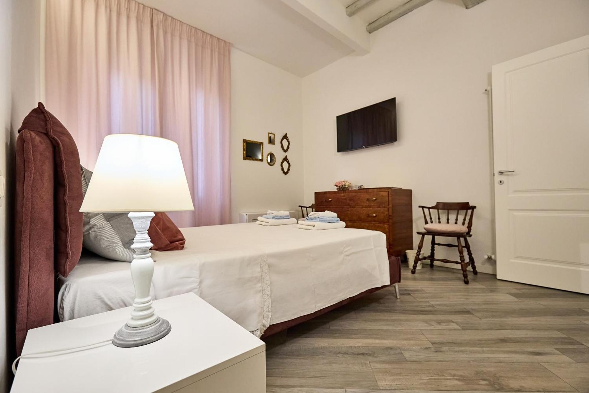 La Torre Lunga -Smart Working- 150 M Dalle-From Due Torri-Two Towers 볼로냐 외부 사진