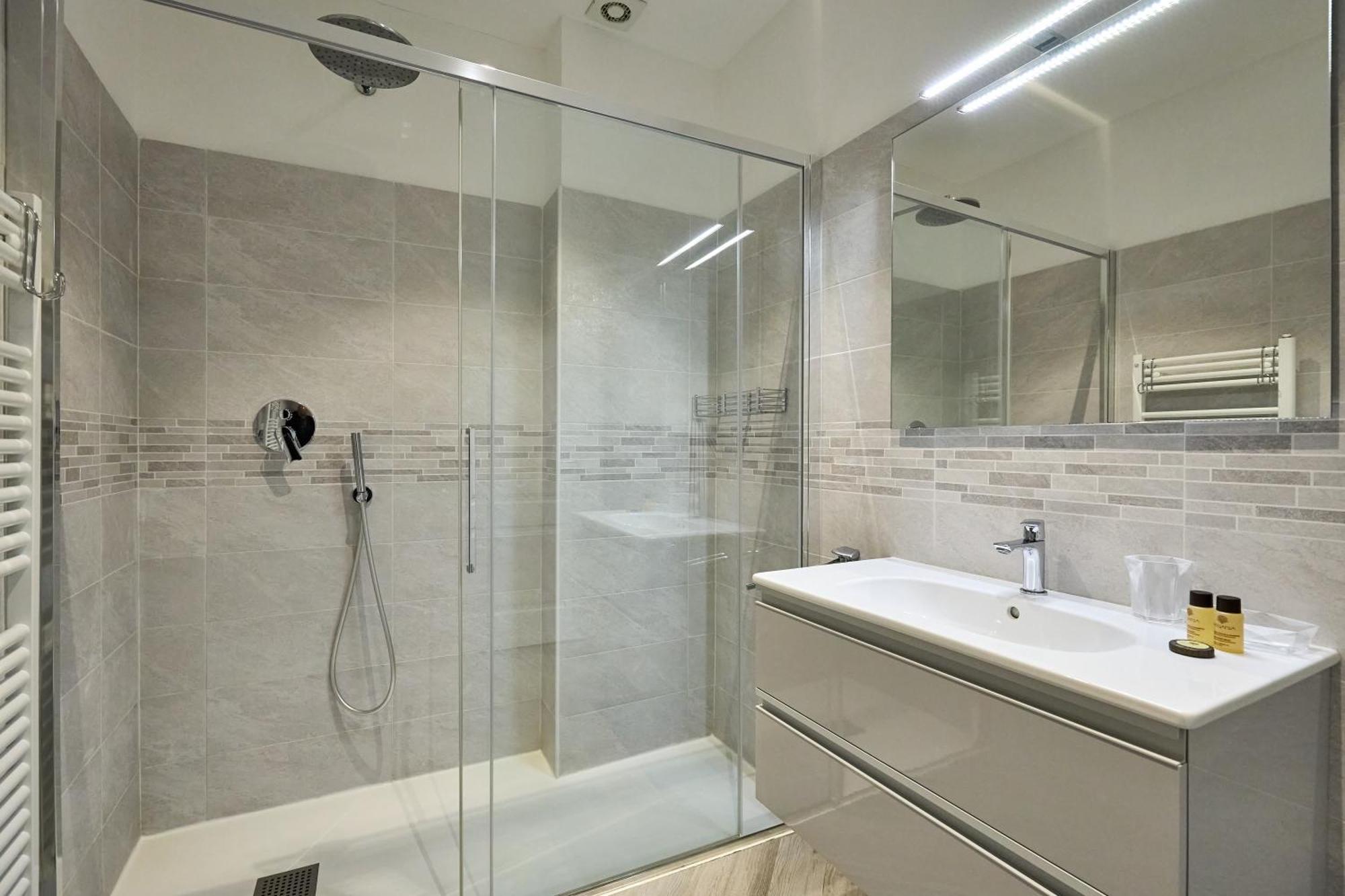 La Torre Lunga -Smart Working- 150 M Dalle-From Due Torri-Two Towers 볼로냐 외부 사진