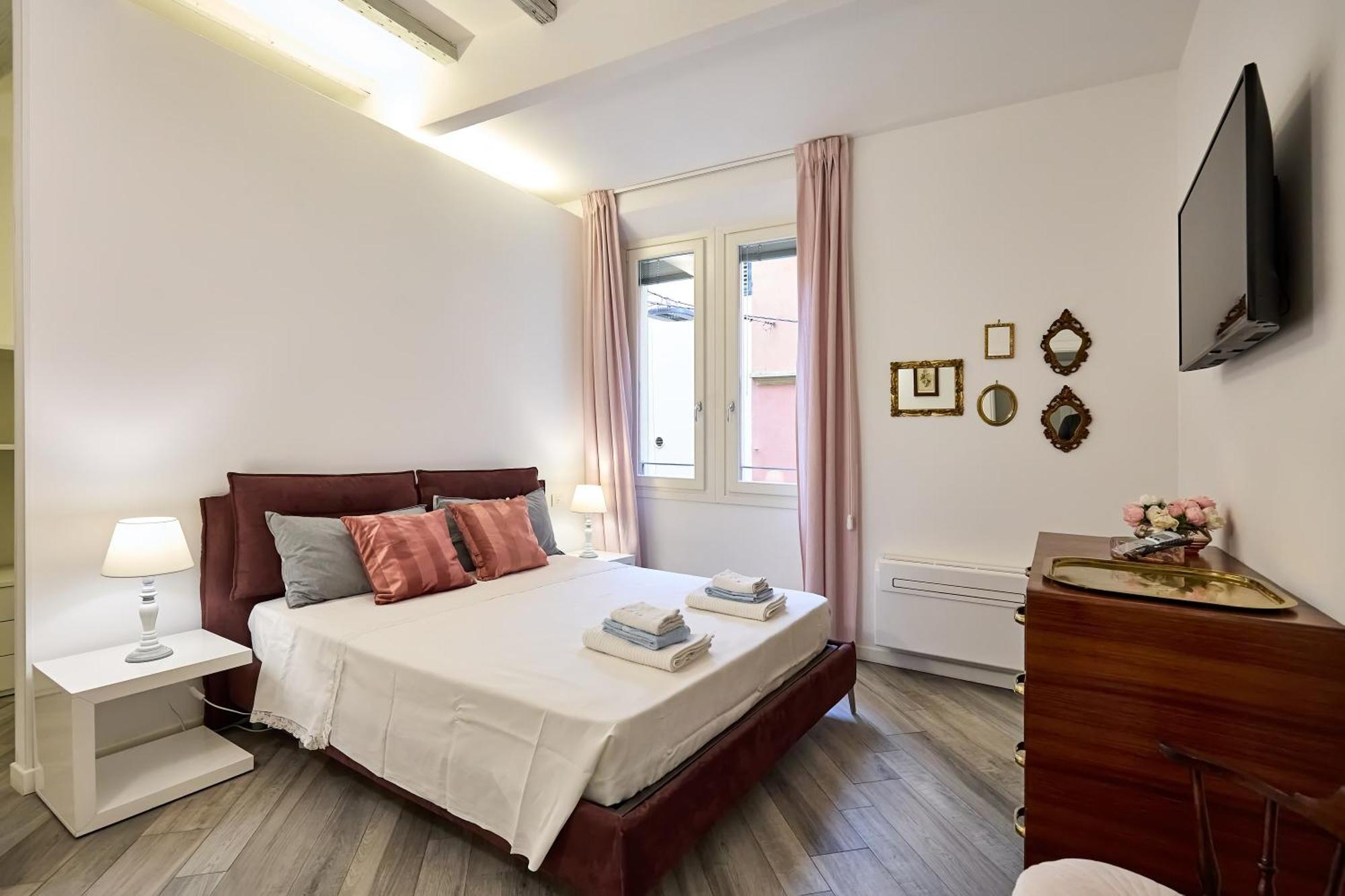 La Torre Lunga -Smart Working- 150 M Dalle-From Due Torri-Two Towers 볼로냐 외부 사진